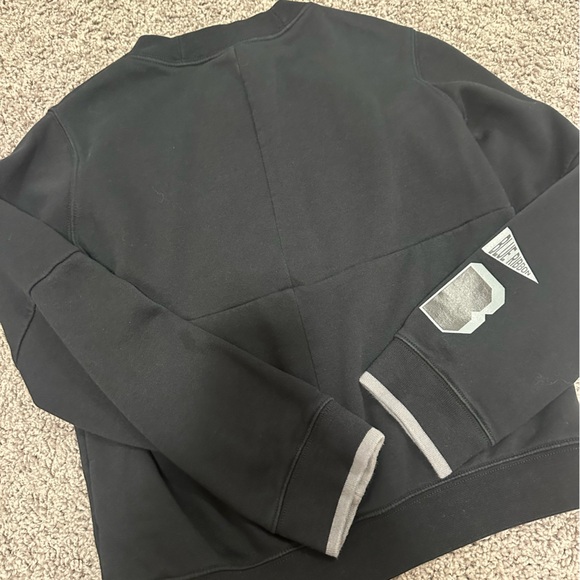 Nike size medium youth boys black pullover crewneck sweatshirt stitched Nike - Picture 8 of 10